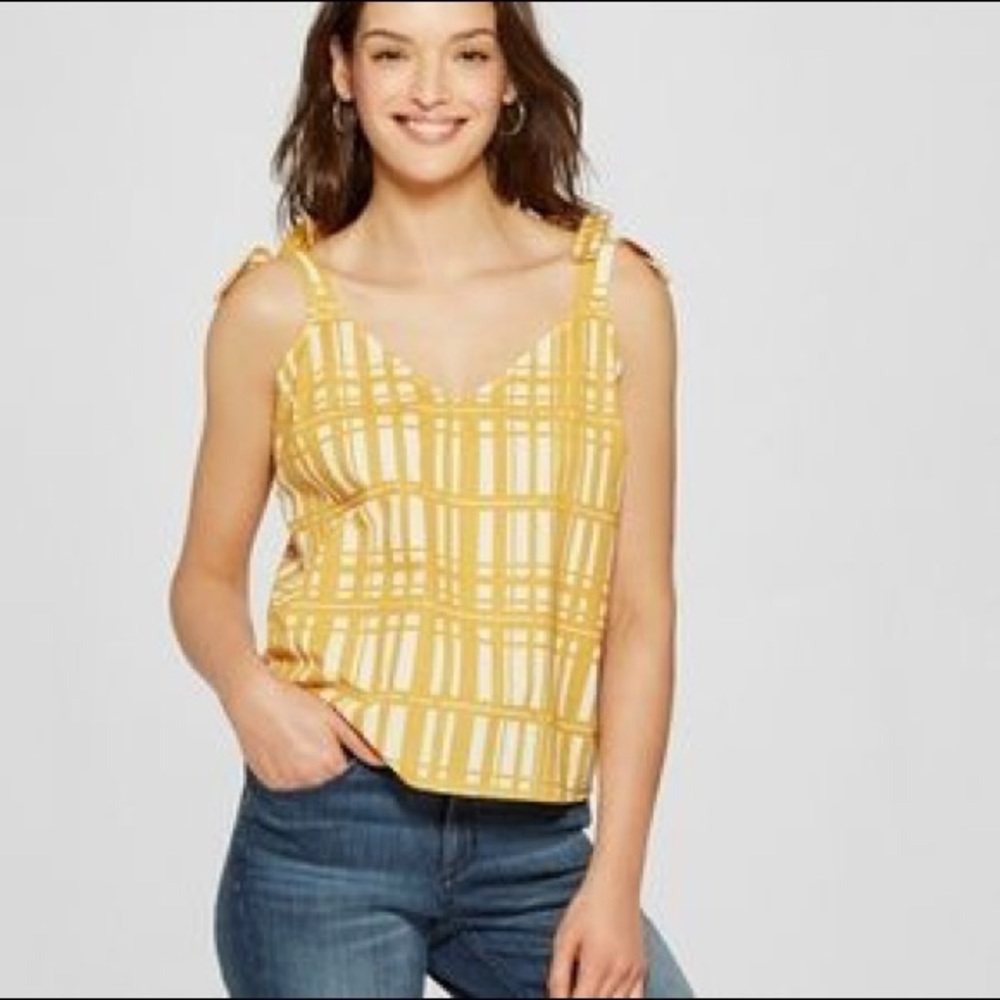 Universal Thread Yellow Bow Tank